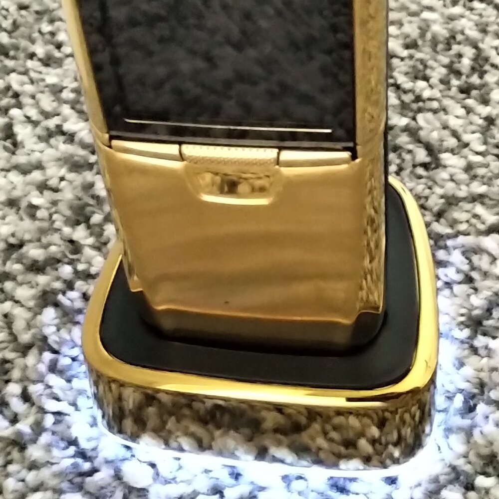 Nokia 8800 Classic Phone. Unlocked GSM FM Radio, Bluetooth, MP3